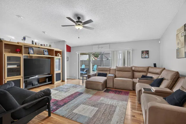 Residence photo 11