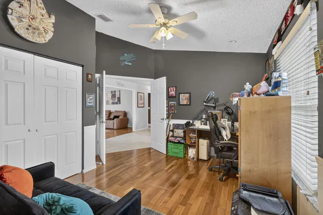 Residence photo 30