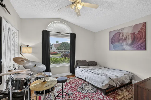 Residence photo 33