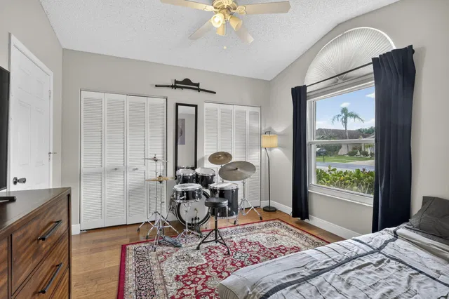 Residence photo 34