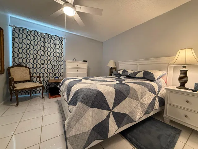 Residence photo 11