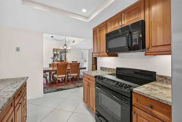 Unit 225 photo 20