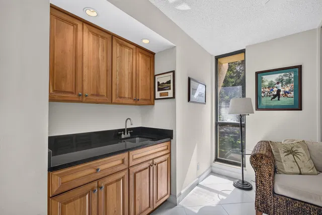 Unit 225 photo 30