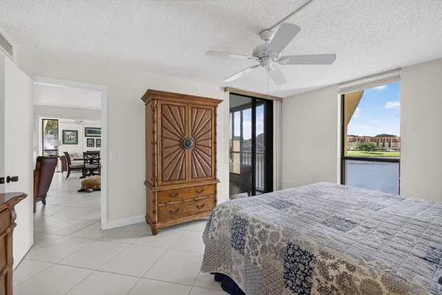 Unit 225 photo 33
