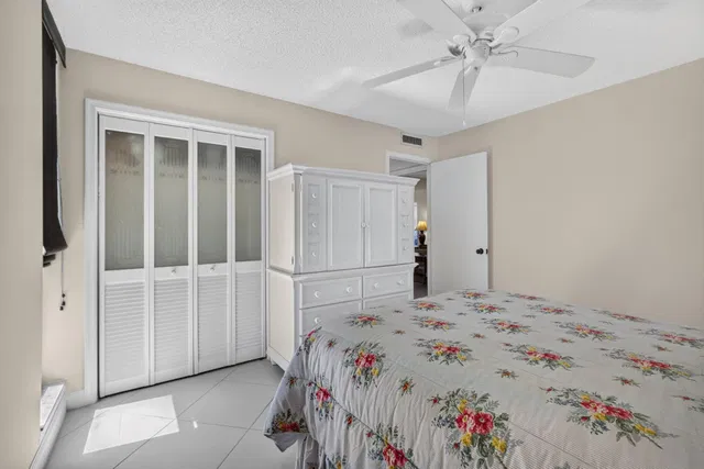 Unit 225 photo 39