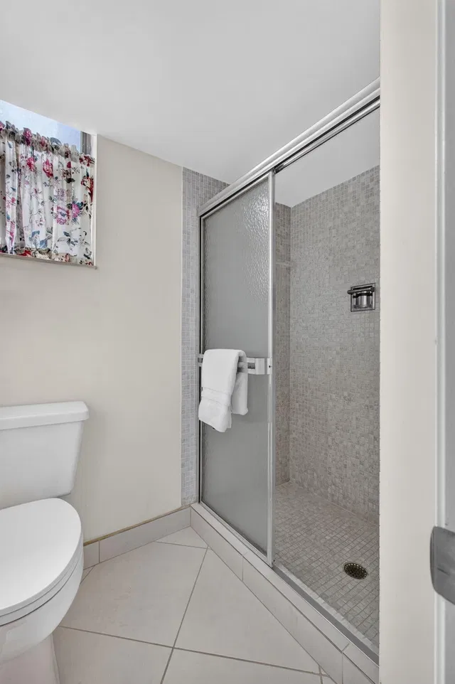 Unit 225 photo 42