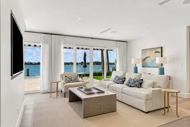 South Palm Beach Residence photo 8
