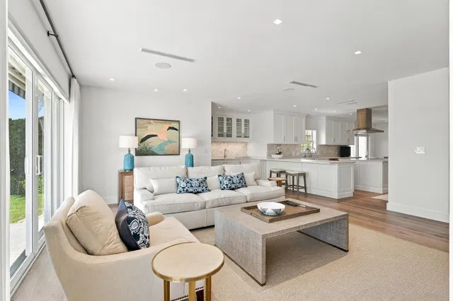 South Palm Beach Residence photo 9