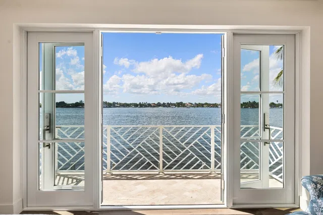 South Palm Beach Residence photo 30