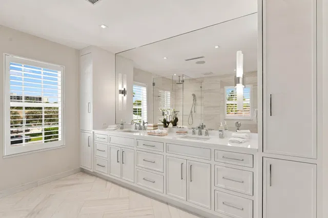 South Palm Beach Residence photo 33