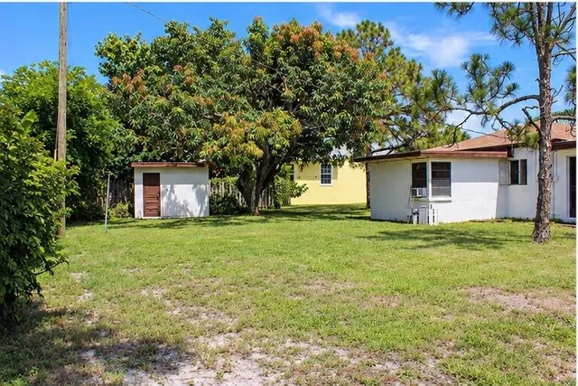 Residence photo 2