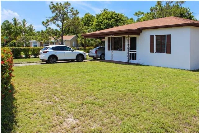 Residence photo 3
