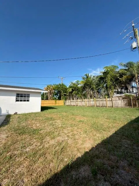 Residence photo 3