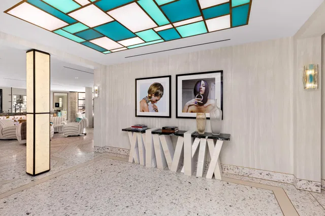 In-Town Palm Beach Residence photo 4