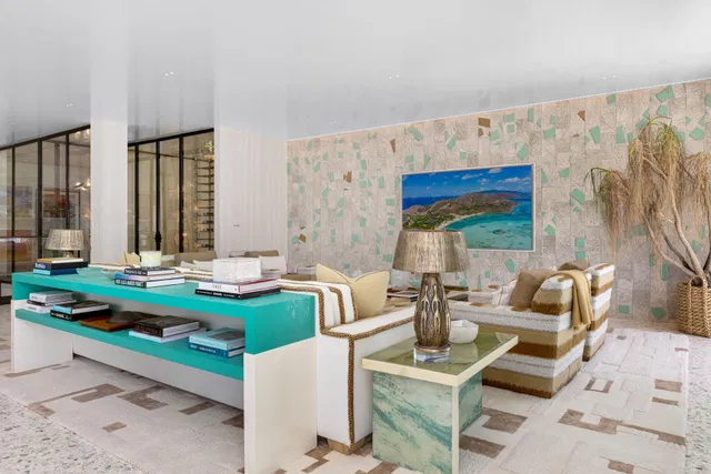 In-Town Palm Beach Residence photo 15