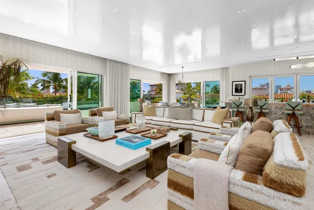 In-Town Palm Beach Residence photo 17