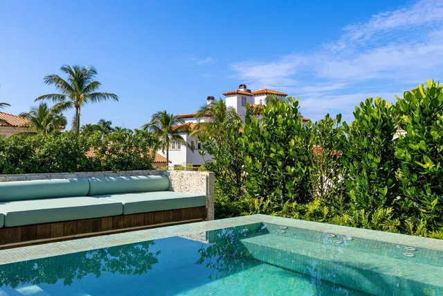 In-Town Palm Beach Residence photo 21