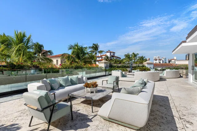 In-Town Palm Beach Residence photo 22