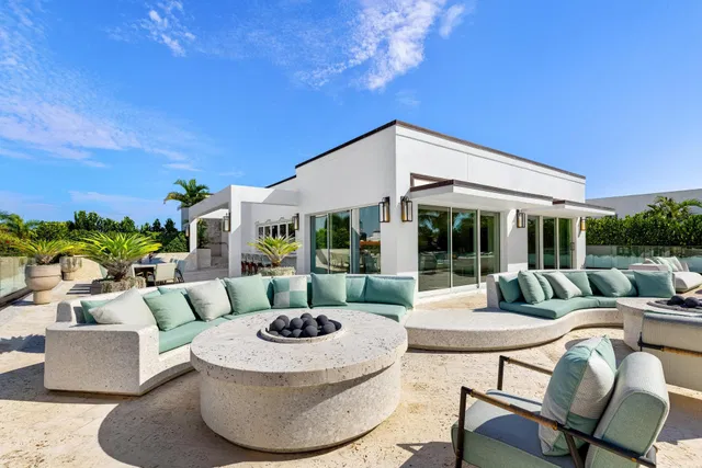 In-Town Palm Beach Residence photo 26