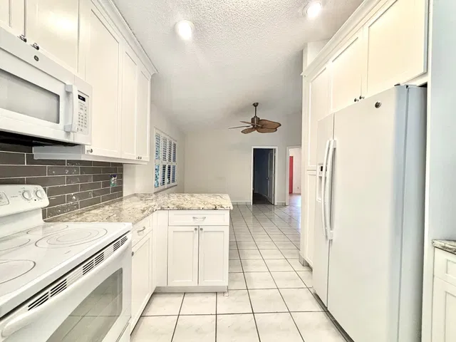  Residence photo 11