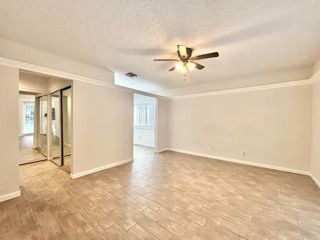  Residence photo 13