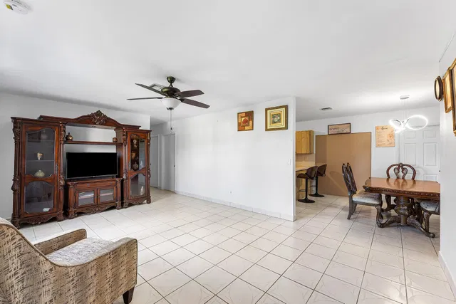  Residence photo 6