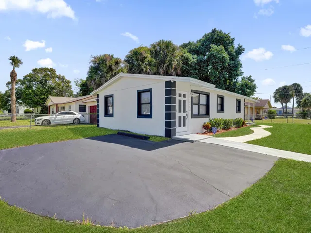  Residence photo 6