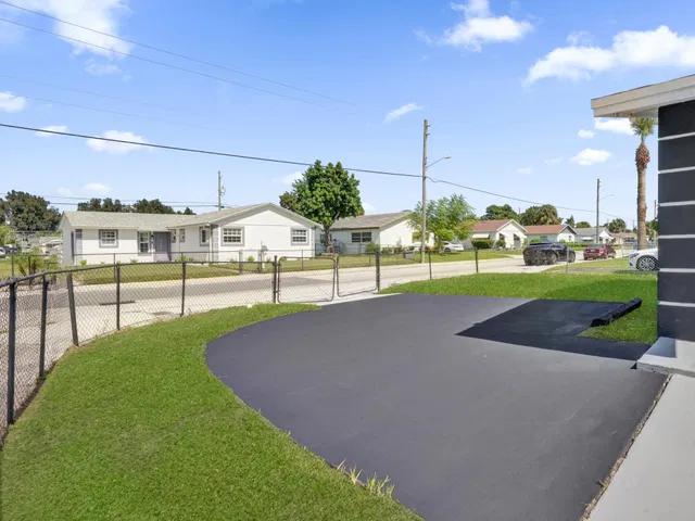  Residence photo 11