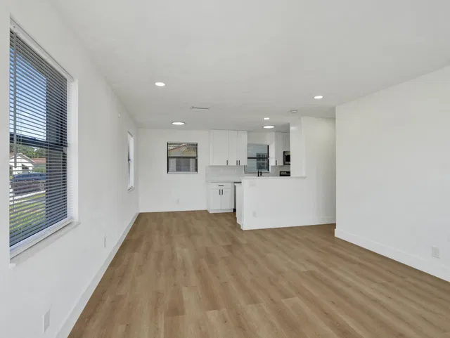  Residence photo 15