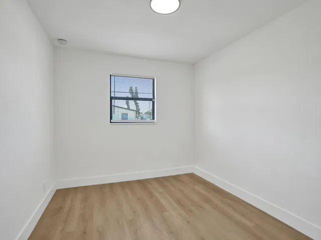  Residence photo 24