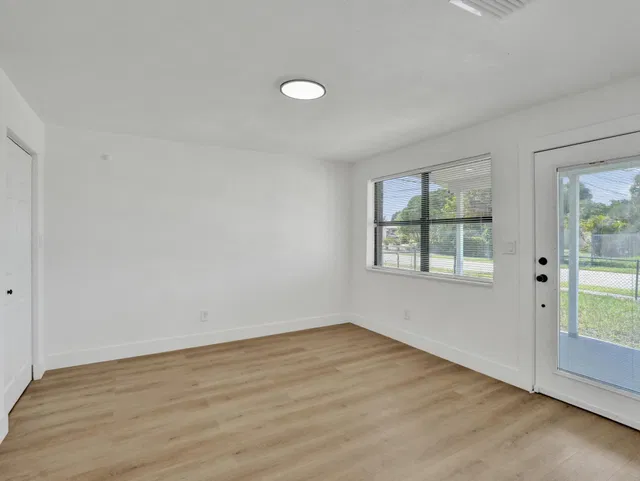  Residence photo 33