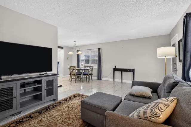 Residence photo 6