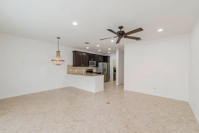 Residence photo 3