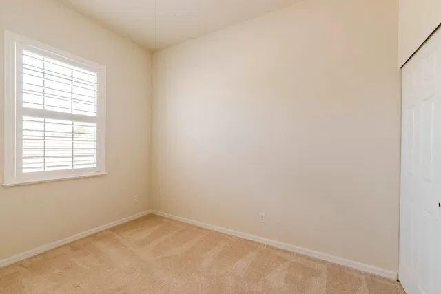 Residence photo 17