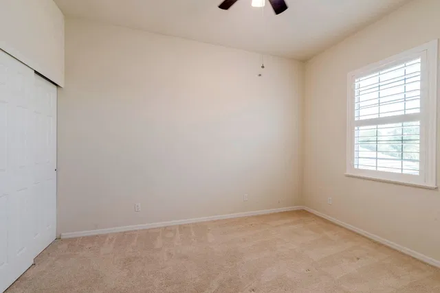 Residence photo 18