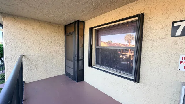 Unit 927 photo 26