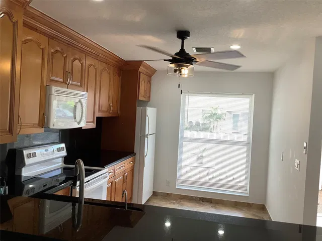 Residence photo 5