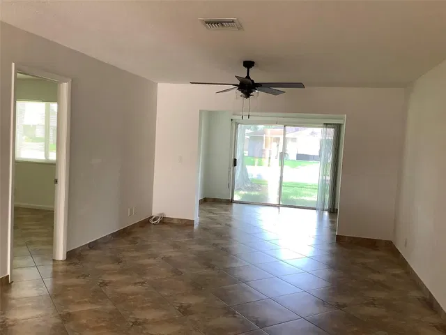 Residence photo 9