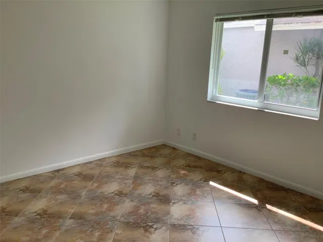 Residence photo 10