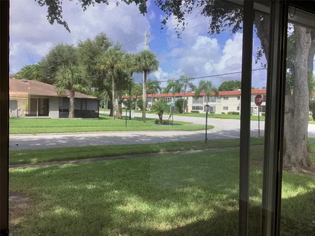 Residence photo 17