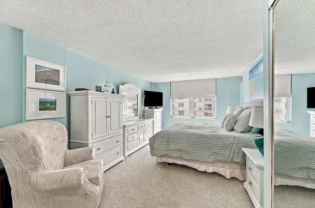 Unit 407 photo 11