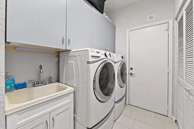 Residence photo 34