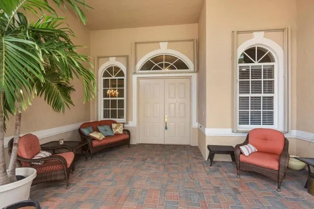 Residence photo 3