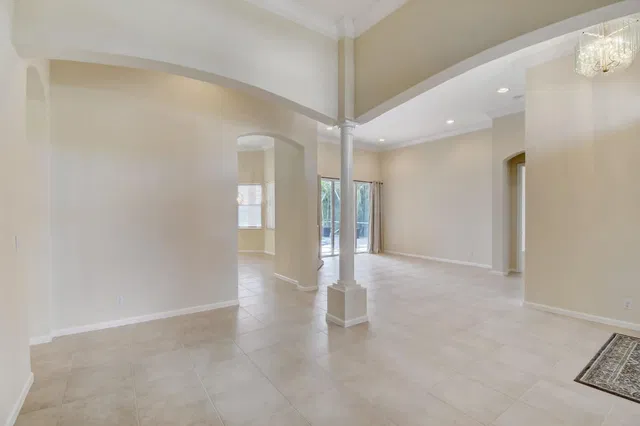 Residence photo 5