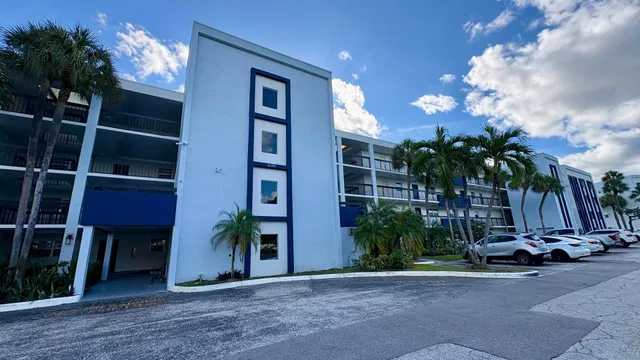 Unit 212 photo 2