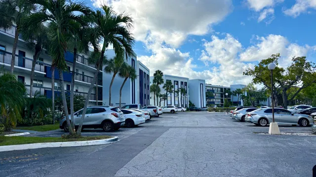Unit 212 photo 26