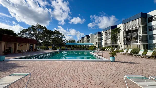 Unit 212 photo 29
