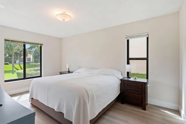 Residence photo 8
