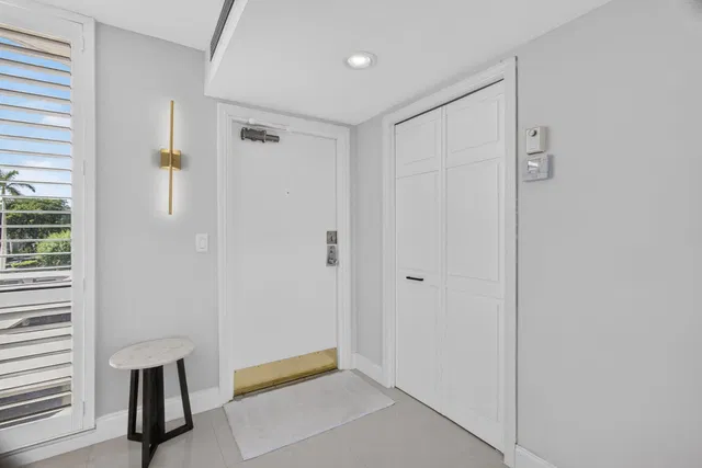 Unit 323 photo 15