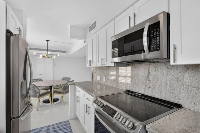 Unit 323 photo 23